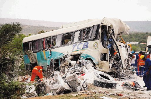  Al menos  36 fallecidos tras accidente  en Brasil  Entre un cami&#x00F3;n y un &#x00F3;mnibus