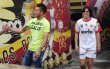 Florenses venden camisetas de campeones. Los florenses entrenaron hoy en el estadio Rosabal Cordero. En la imagen Francisco Calvo (izquierda) y Cristian Montero. Herbert Arley.