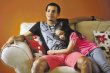  Lateral afirma que volver&#x00ED;a a la Liga. Sirias brome&#x00F3; ayer con su hija en su casa, en Alajuela. Rafael Pacheco.