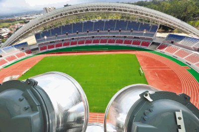 El sistema de iluminaci&#x00F3;n del Estadio Nacional dura 25 minutos, para estar en el m&#x00E1;ximo de su capacidad. Herbert Arley.