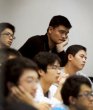 Yao Ming vuelve a estudiar tras m&#x00E1;s de una d&#x00E9;cada lejos de las aulas. El basquetbolista estuvo atento en su regreso a clases. AFP.
