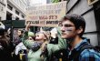 Protestan en Wall Street por econom&#x00ED;a. J&#x00F3;venes protestaron con enojo. AFP.