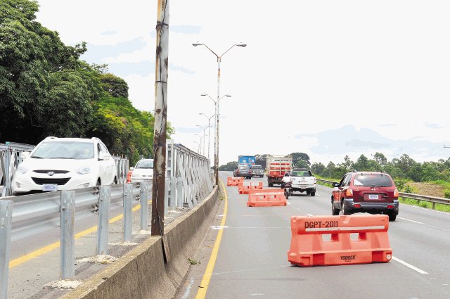  Cierran tres días paso Alajuela-San José Colocarán más puentes bailey sobre la Autopista General Cañas