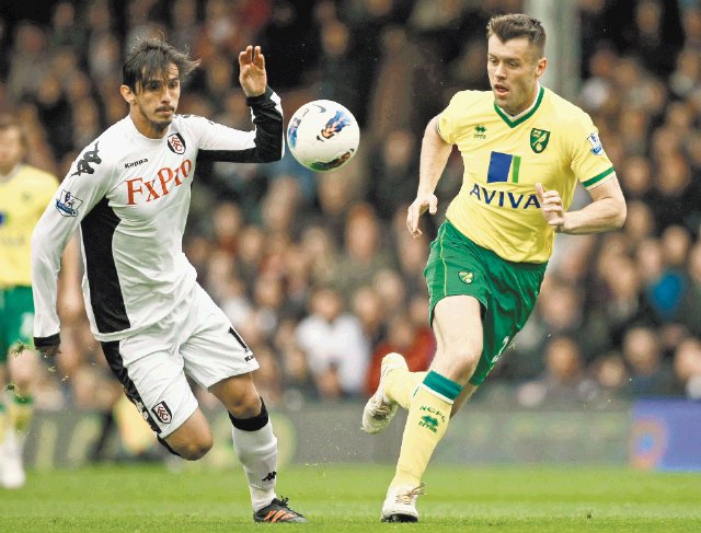 En su cumpleaños, Bryan Ruiz tuvo un buen inicio en la Premier El Fulham venció 5-0 al Norwich y el nacional dio la asistencia del tercer tanto