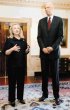 Kareem embajador. Kareem Abdul- Jabbar con Hillary ClintonAP.