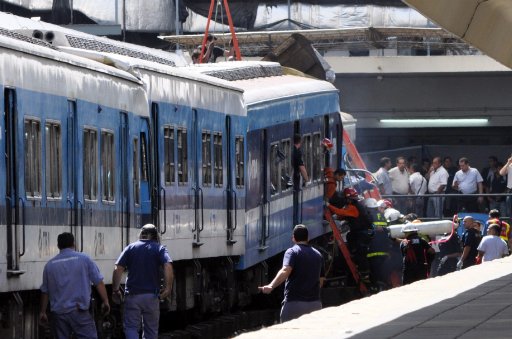 Choque de tren en Argentina deja 49 muertos y 550 heridos Hoy en terminal de Once en Buenos Aires