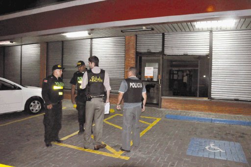  Dinero robado a banco se manchó Atraco a sucursal del Popular en Alajuela