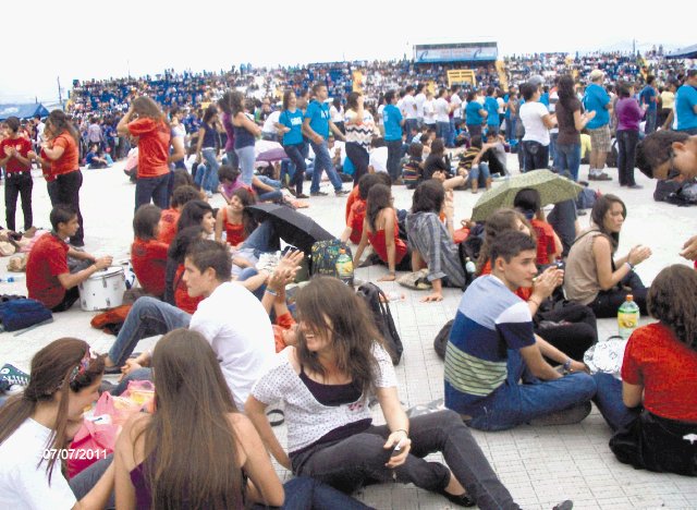 Jóvenes celebraron. Miles de jóvenes disfrutaron del día en medio de mensajes y también conciertos. Francisco Gutiérrez.