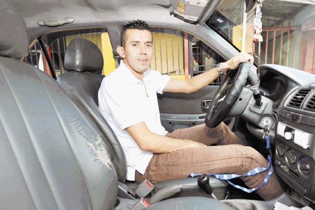  Aceleran  a fondo. Al taxista Jorge Arias lo designaron como el jugador más valioso del premundial en Guatemala. Carlos Brobón.