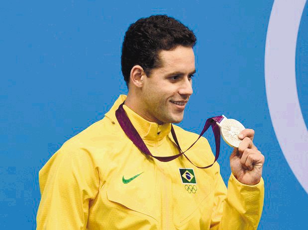  Brasil da la cara por Latinoamérica. El brasileño Thiago Pereira, obtuvo la presea de plata en los 400 metros combinados de la natación olímpica.AFP.