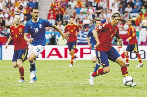  “No soy ningún recién llegado al fútbol” Del Bosque, técnico español, sale al paso de las críticas por no usar delantero centro