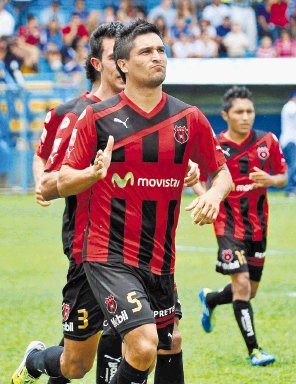  “Pato” le gana a “Machillo”. Oviedo. ARCHIVO.