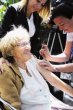  Vacunación se extiende hasta abril. El acto oficial de la vacunación se realizó ayer en el hogar de ancianos Santamaría, en Moravia.Luis Navarro, LN.