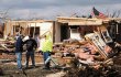 39 fallecidos por tornados. Casas afectadas. EFE.