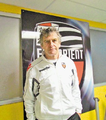  “Campbell debe trabajar su mente” Christian Gourcuff, técnico del Lorient