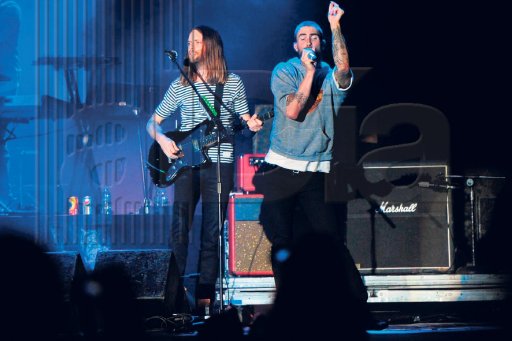  Maroon 5 voló alto Como águilas, la agrupación estadounidense se lució en el Festival Imperial 2012