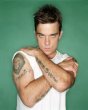 Robbie Williams quiere comprar la casa de Michael Jackson. Robbie Williams visitó la mansión la semana pasada. Foto:Internet.