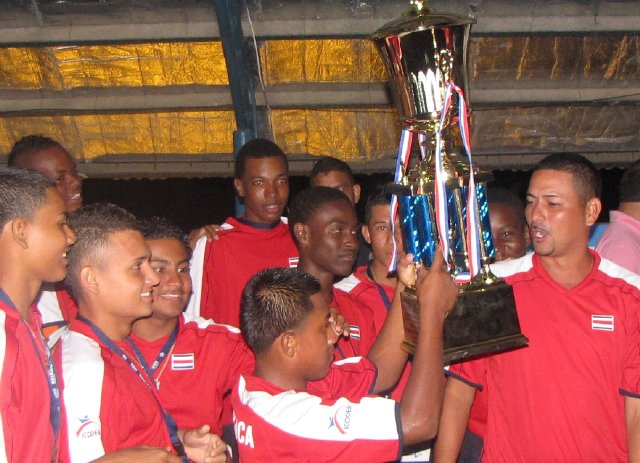 Costa Rica, campeón masculino de los Juegos Estudiantiles. 