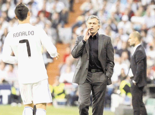 Mourinho es el “culpable”. Parece que la relación entre Cristiano Ronaldo y Mourinho echa chispas en el Real Madrid.Archivo.