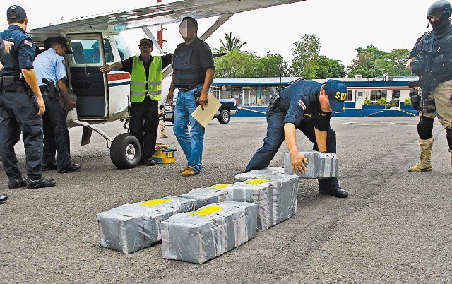  Trailero llevaba 150 kilos de coca en ducto. La droga fue enviada a Base Dos, en Alajuela. Guillermo Solano.