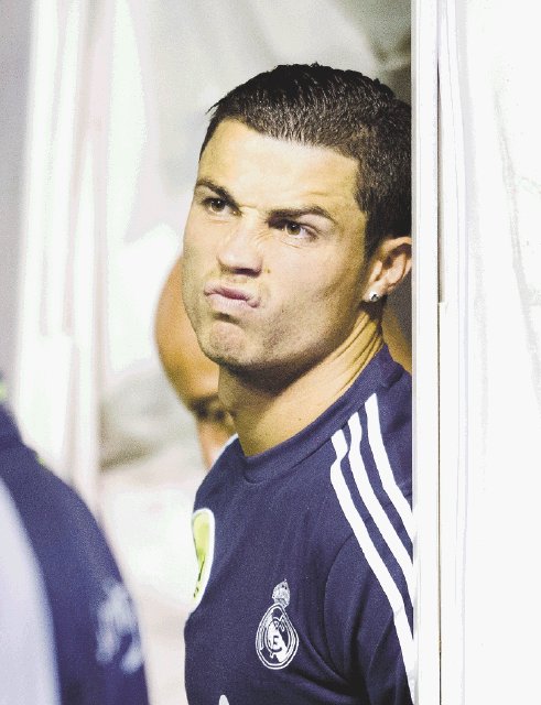  Un sabotaje real. Cristiano Ronaldo no hizo buena cara cuando se enteró de la suspensión del encuentro.AFP