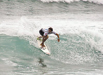   Es el l&#x00ED;der del circuito, lograr&#x00ED;a su primer t&#x00ED;tulo latinoamericano en su carrera como surfista.