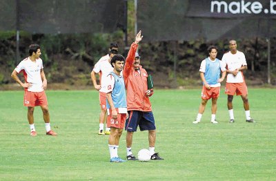 La Volpe se enfoc&#x00F3; en los dos microciclos en el trabajo t&#x00E1;ctico. Manuel Vega.