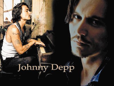 Aunque naci&#x00F3; en Kentucky, Johnny Depp se cri&#x00F3; en Florida. Inici&#x00F3; con la m&#x00FA;sica formando parte de varios grupos de rock.