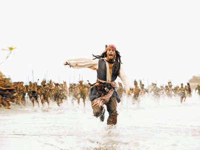 Su &#x00FA;ltimo personaje, el extravagante pirata Jack Sparrow, es uno de sus m&#x00E1;s memorables trabajos. Depp estrena en diciembre &#x201C;El turista&#x201D;, con Angelina Jolie.