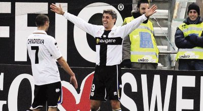 Hern&#x00E1;n Crespo jug&#x00F3; en Italia para Parma, Lazio, Inter, Milan y G&#x00E9;nova. Adem&#x00E1;s del Chelsea ingl&#x00E9;s, en una temporada. EFE