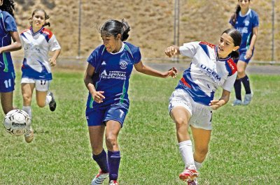 Los equipos de UCEN-Alajuela y Arenal - Coronado muestran supremac&#x00ED;a en el f&#x00FA;tbol femenino de Costa Rica. Archivo.