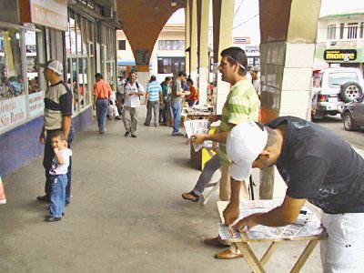 En Ciudad Quesada muchos chanceros tienen esperanzas de mejorar la venta en el &#x00FA;ltimo d&#x00ED;a, ya que la compra no ha estado muy buena.