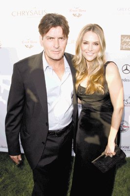 Charlie Sheen y Brooke Mueller se divorciaron en noviembre.
