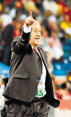 Vicente Del Bosque tiene 60 a&#x00F1;os e hizo a Espa&#x00F1;a campe&#x00F3;n dle mundo este a&#x00F1;o.