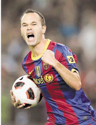 Iniesta quiere seguir vinculado en el f&#x00FA;tbol.