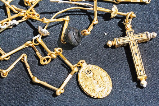 Hallan cadena de oro del siglo XVII | Es parte del “Nuestra señora de AtocHA | aldia.cr --- National