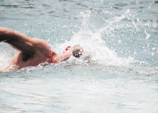 Con un tiempo de dos horas 27 minutos y 40 segundos, Niehaus se adueñó del Campeonato de Aguas Abiertas 2011. Fotos: M. Bertozzi.