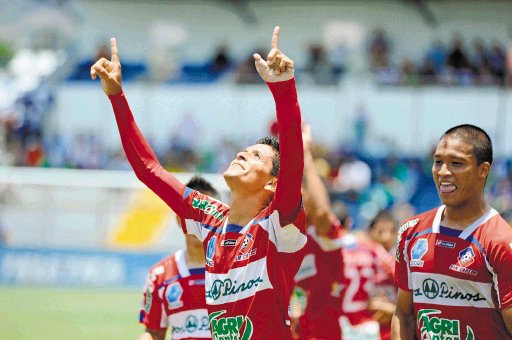 Le dedicó el gol a Dios y a su familia. Mario Castillo.