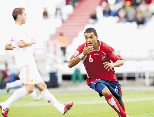 Apareció el “cumiche”. Ruiz tiene 17 años, pero ya marcó en un Mundial.H.Arley