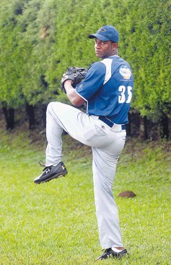  Cubano pieza clave de Santo Domingo. Maikel Neninger, tiene 29 años, mide 1,91 metros y pesa unos 96 kilos. Es ídolo de los niños domingueños beisbolistas.José Rivera.