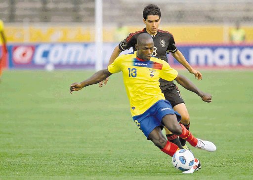  Rueda trae a siete “aztecas”. El lateral izquierdo y figura de la Selección Ecuatoriana, Walter Ayoví, se medirá ante Costa Rica el próximo 10 de agosto.GN.