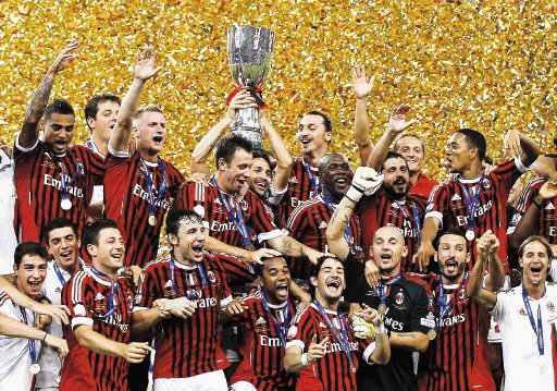  Milán les arrabató la Supercopa. El Milán conquistó ayer su sexta Supercopa de Italia.AP.