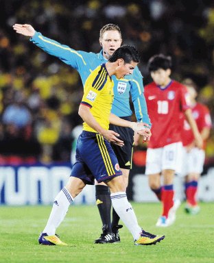 James mete presión a ticos. James Rodríguez es la estrella de Colombia. Juega en el Oporto de Portugal. “Sabemos que Costa Rica es bueno”, dijo.AFP.