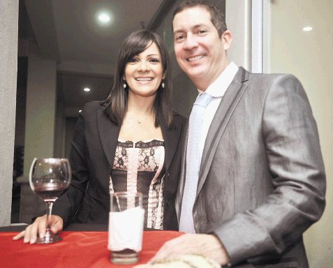 Flashazos. Andrea Bermúdez y su esposo Francisco García. Rafael Pacheco.