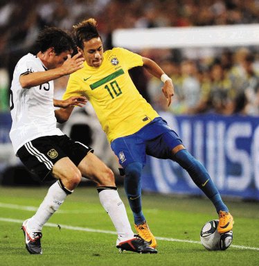 Brasil no puede con grandes. Neymar metió un golazo, pero cayeron con los teutones. EFE.