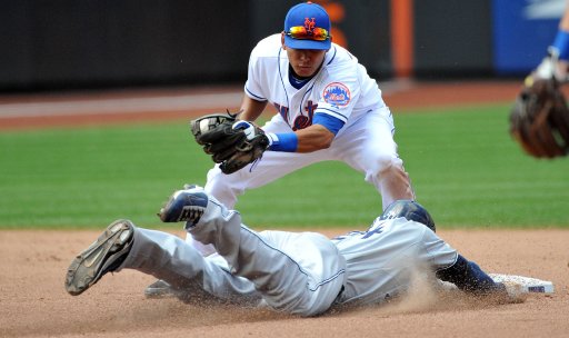 Errores de Rubén Tejada hunden a Mets. Cameron Maybin de los Padres y Tejada (11). AFP