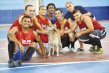  La vida les marcó la cancha. La Selección de Fútbol Calle adoptó como mascota a “La Macha”, una perrita callejera.Carlos Borbón.