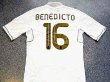 El Papa entra a la alineación del Real Madrid. La camisa lleva el número 16.