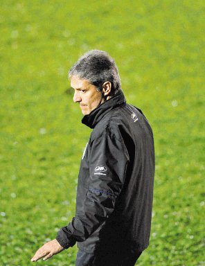  “Nos falta bastante” Carlos Restrepo, entrenador del Municipal de Pérez Zeledón