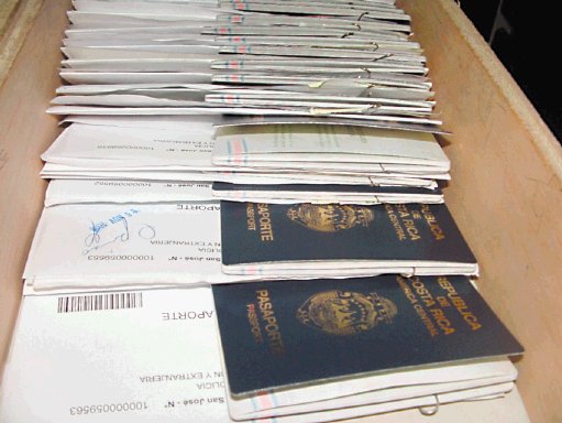  Migraci&#x00F3;n a toda m&#x00E1;quina. Migraci&#x00F3;n se organiz&#x00F3; este a&#x00F1;o para evitar filas y gavilanes. Habilit&#x00F3; cuatro formas de sacar citas para pasaporte. Archivo.